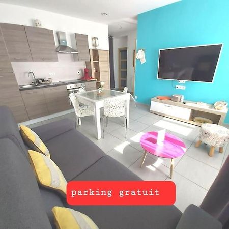 Gite Rdc 42M2 400 M Centre Ville 200 M Gare Tgv Parking Gratuit 250 Places Face Au Logement Arras Exteriér fotografie