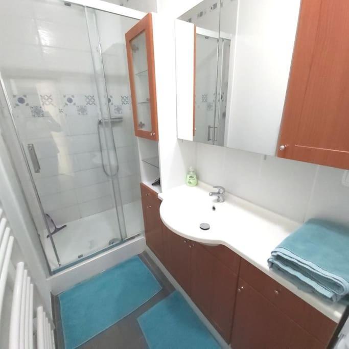 Gite Rdc 42M2 400 M Centre Ville 200 M Gare Tgv Parking Gratuit 250 Places Face Au Logement Arras Exteriér fotografie